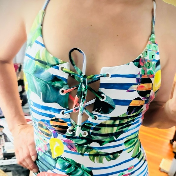 Red Carter Shore Club Juliette Maillot One Piece Swimsuit Size M (8) - Picture 2 of 12